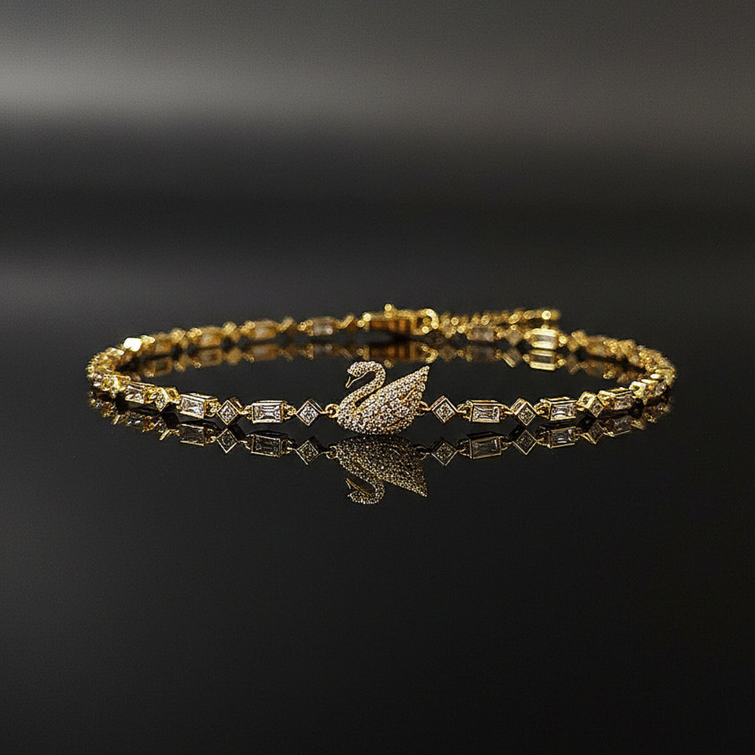 Swan Charm Bracelet (Gold Tone)