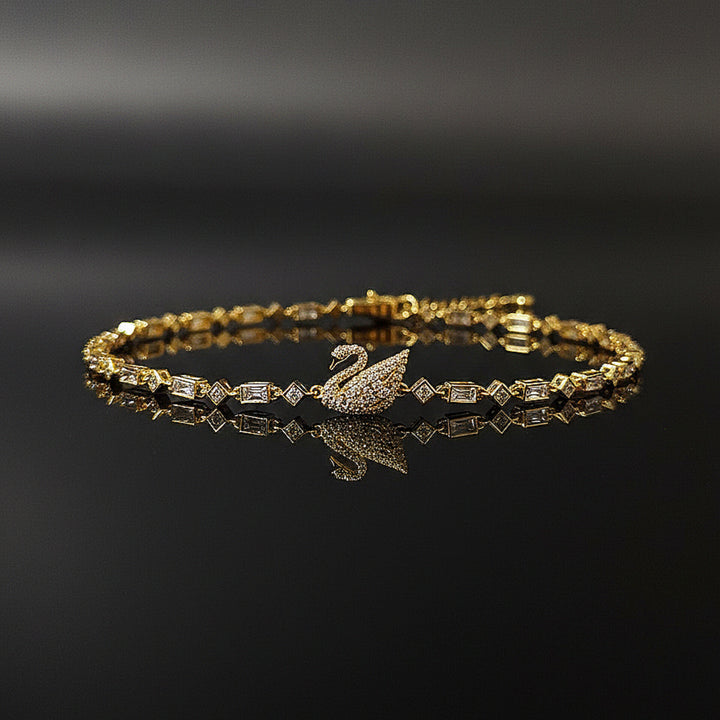 Swan Charm Bracelet (Gold Tone)