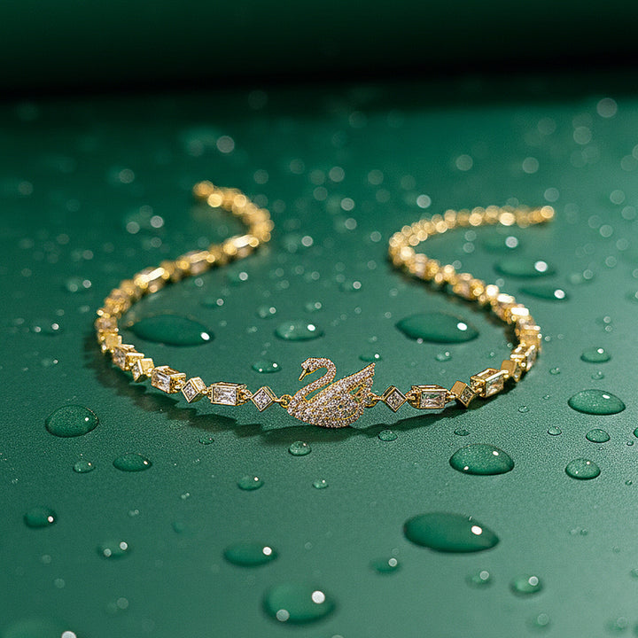 Swan Charm Bracelet (Gold Tone)