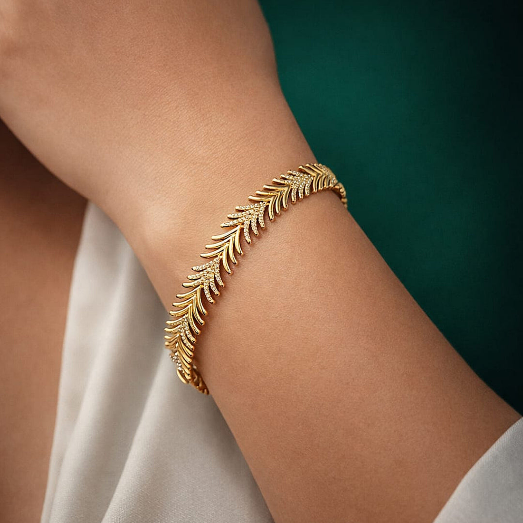 Leaf Design Bracelet (Gold Tone)