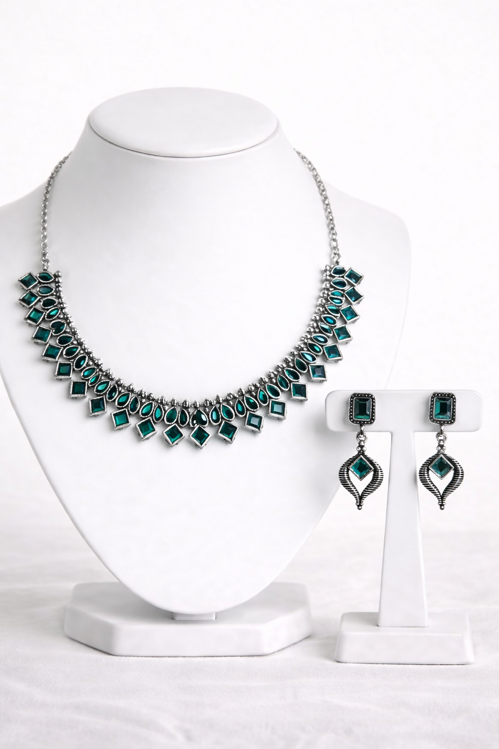 Stylish Stone Necklace Set