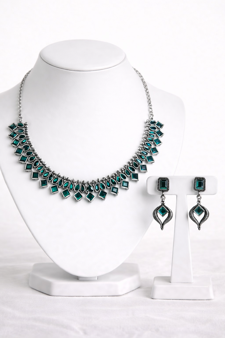 Stylish Stone Necklace Set