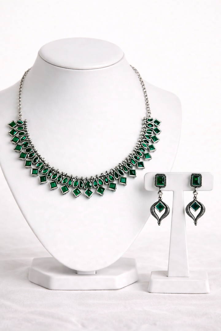 Stylish Stone Necklace Set